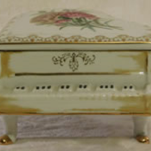 Porcelain Trinket box
